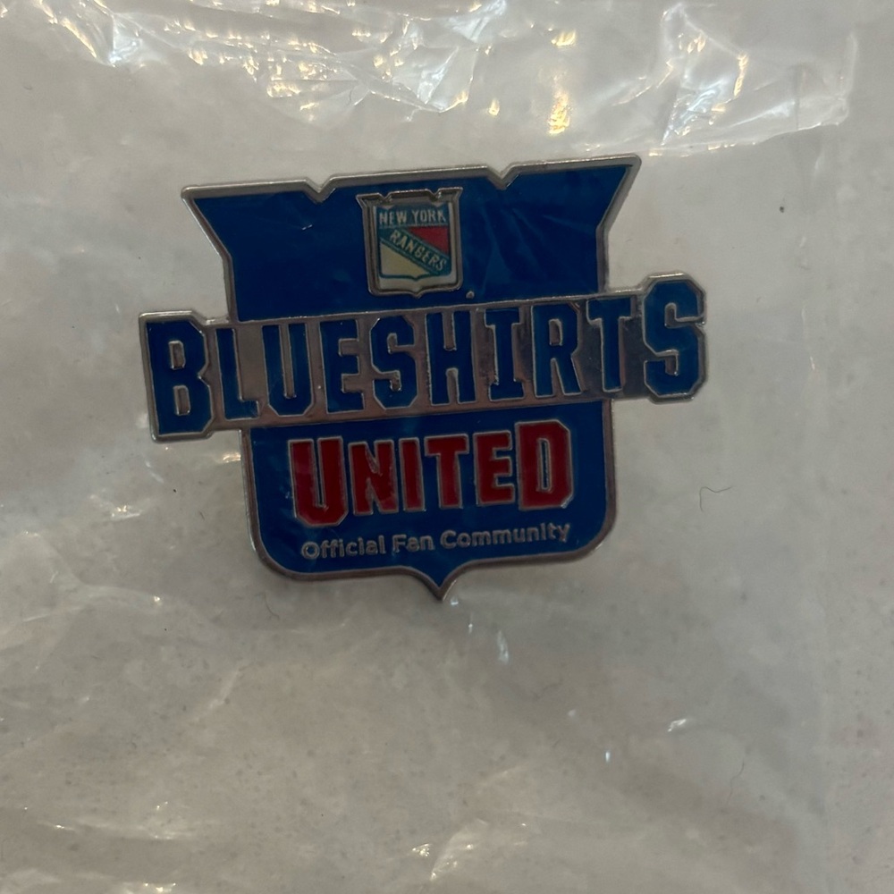 NHL Rangers Blueshirts United Pin. Rare Vintage. Unopened still in packaging.